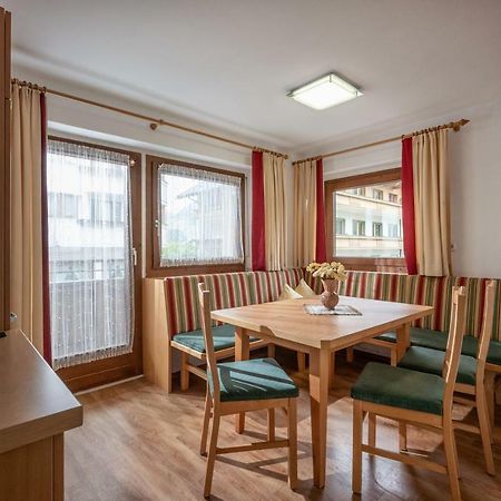 Appartement Gastehaus Amor à Mayrhofen Extérieur photo