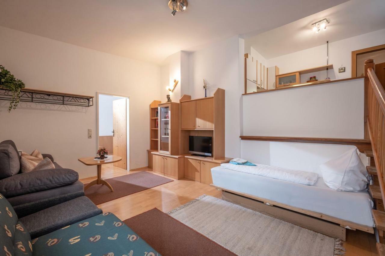 Appartement Gastehaus Amor à Mayrhofen Extérieur photo