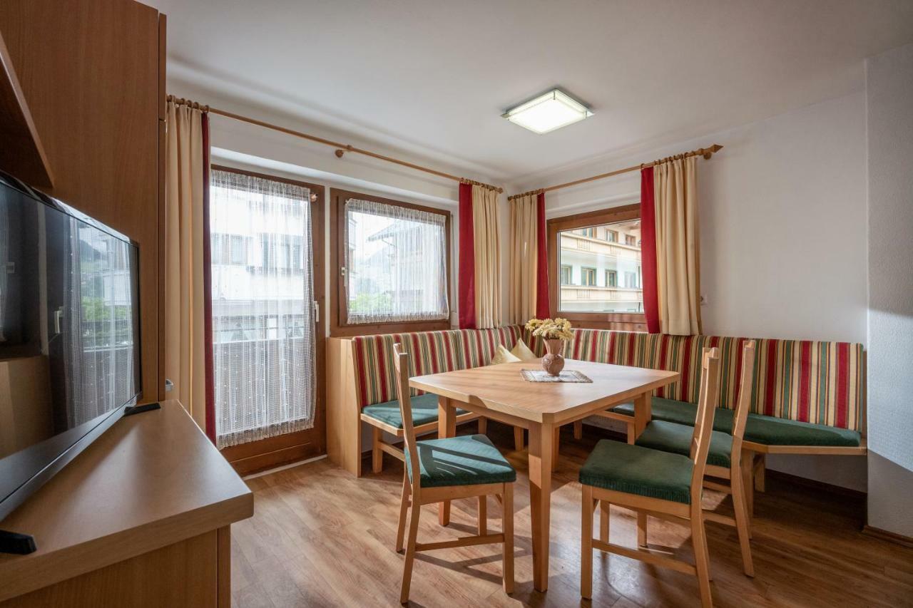 Appartement Gastehaus Amor à Mayrhofen Extérieur photo